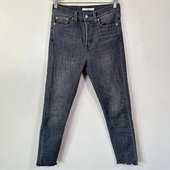 Levi's Womens Size 28 Wedgie Skinny  Grey Wash Frayed Hem Jeans - Picture 2 of 16